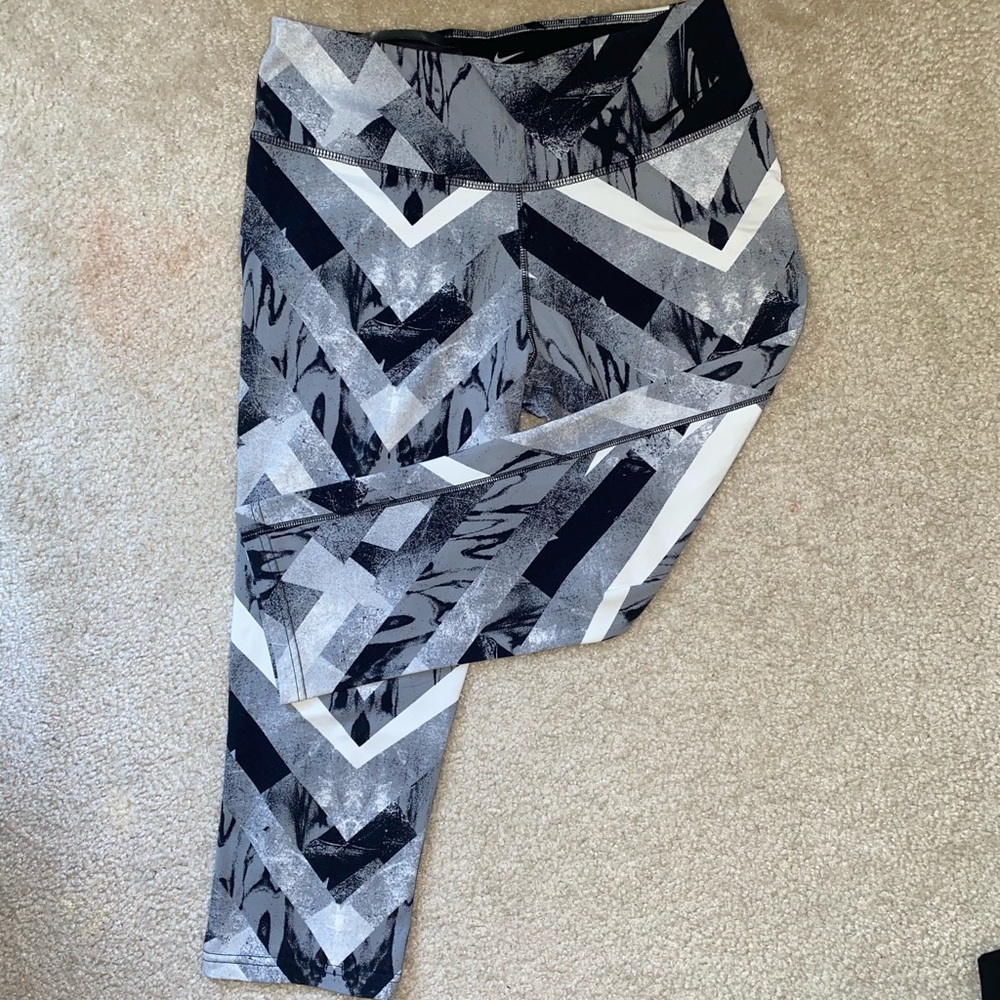 Nike Crop Leggings